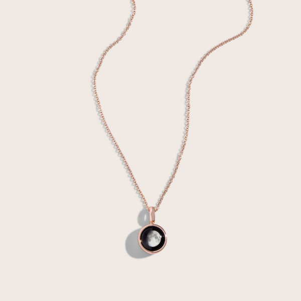 Mini Simplicity in rose gold pendant
